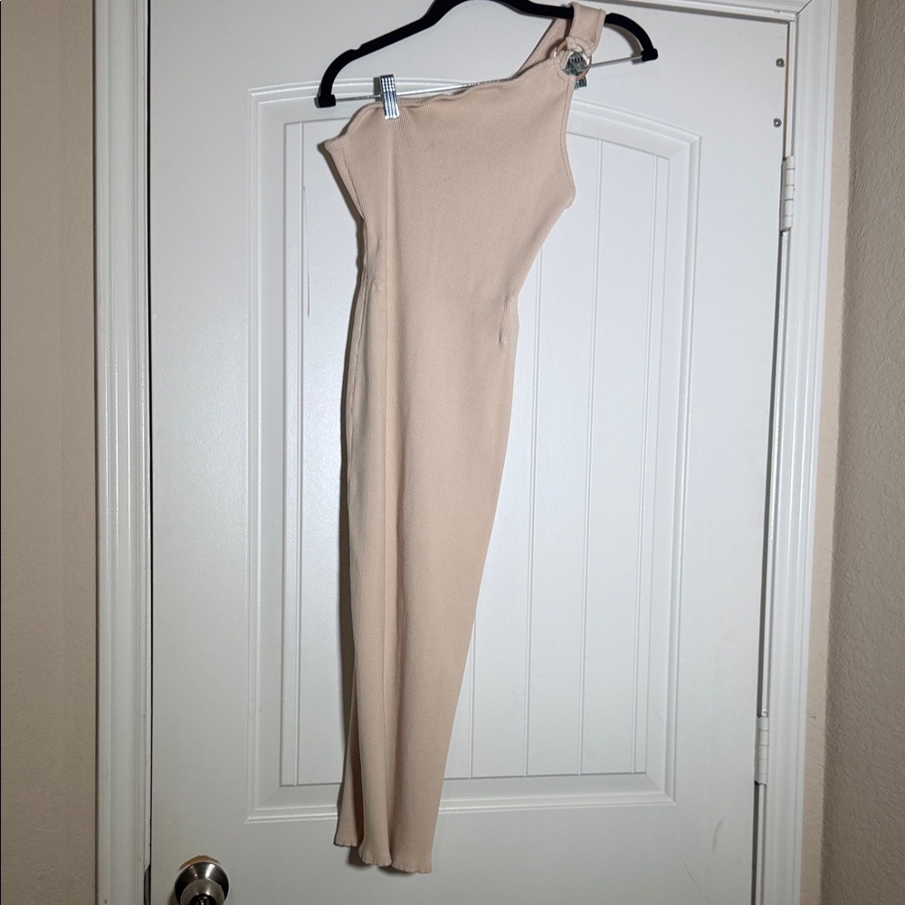 Elegant One-Shoulder Cream Dress